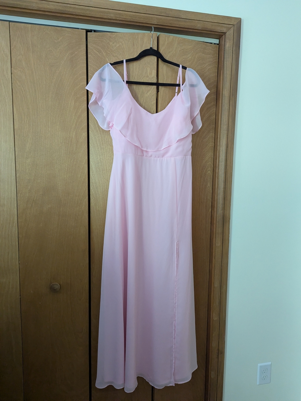 Birdy Grey - 	Jane Chiffon Dress With Slit - Bubblegum Pink